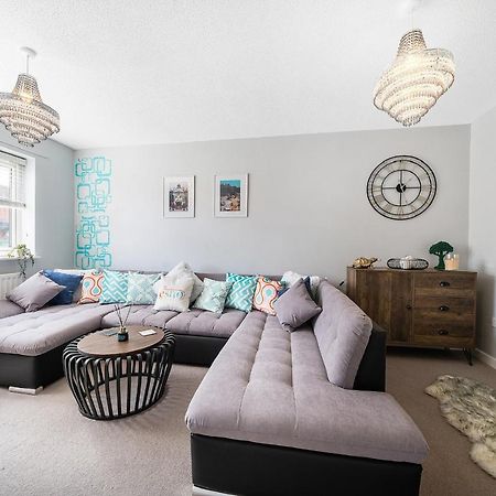 Stylish 3 Bed House, Large Garden, Parking, Wifi - Esho Stays コヴェントリー エクステリア 写真