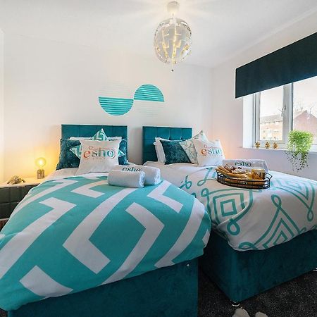 Stylish 3 Bed House, Large Garden, Parking, Wifi - Esho Stays コヴェントリー エクステリア 写真