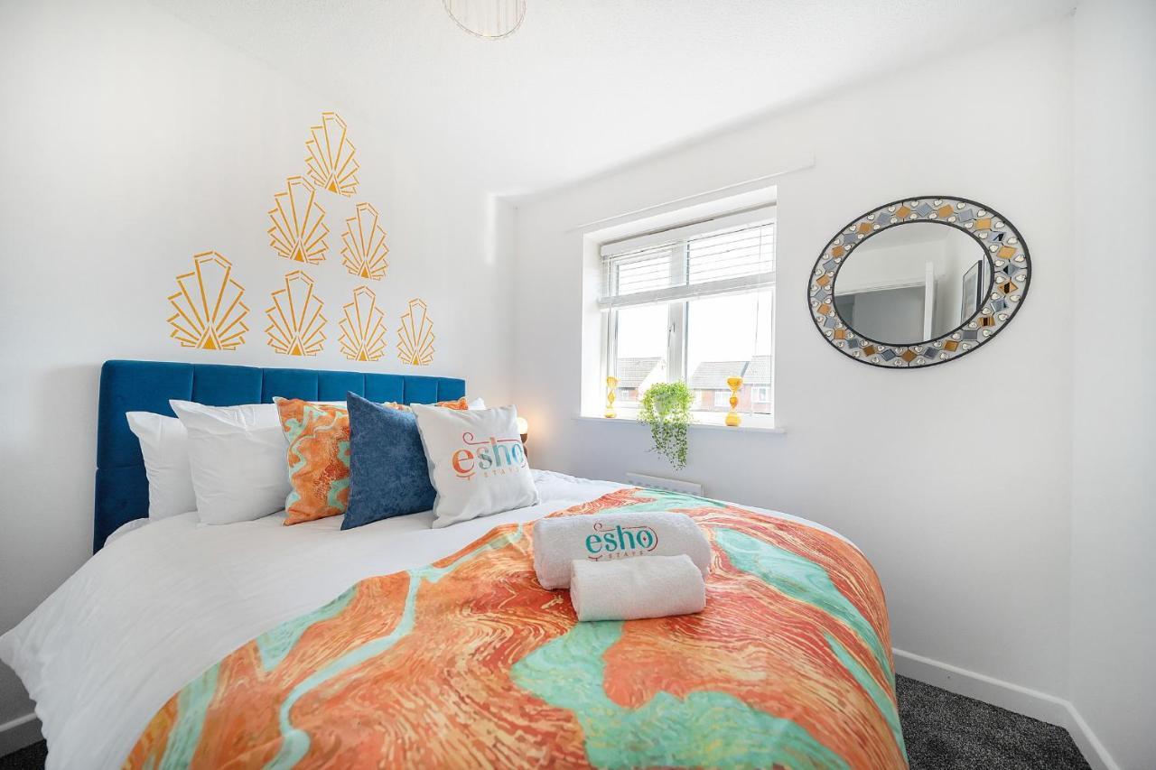 Stylish 3 Bed House, Large Garden, Parking, Wifi - Esho Stays コヴェントリー エクステリア 写真