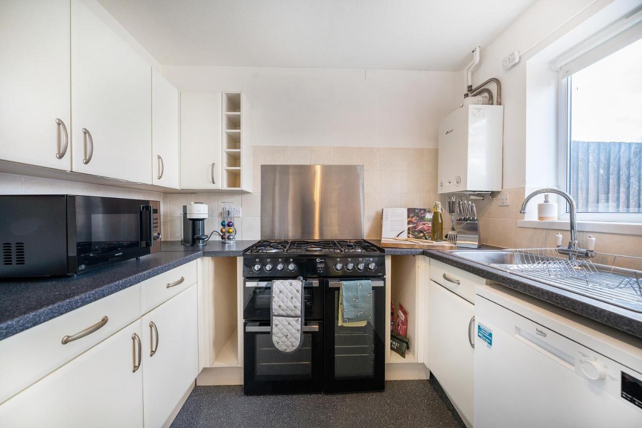 Stylish 3 Bed House, Large Garden, Parking, Wifi - Esho Stays コヴェントリー エクステリア 写真