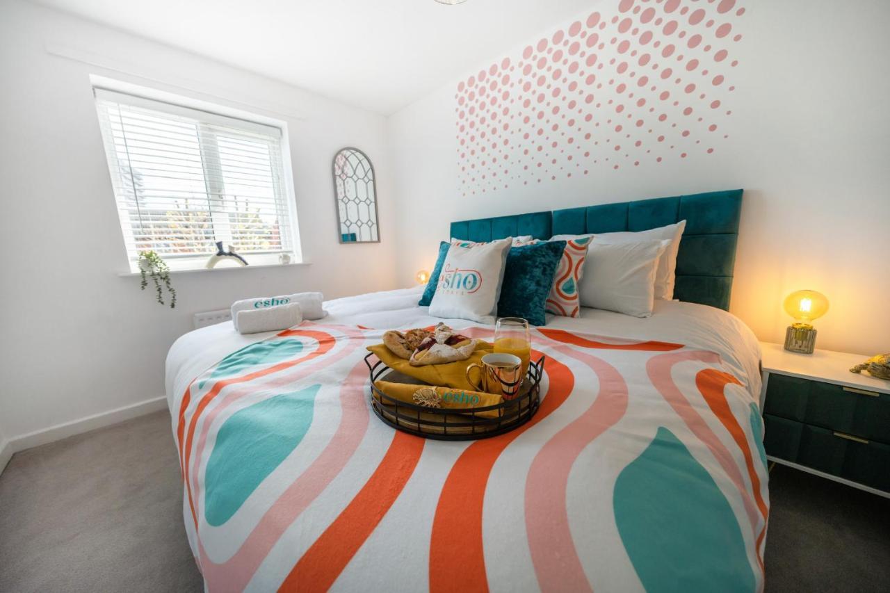 Stylish 3 Bed House, Large Garden, Parking, Wifi - Esho Stays コヴェントリー エクステリア 写真