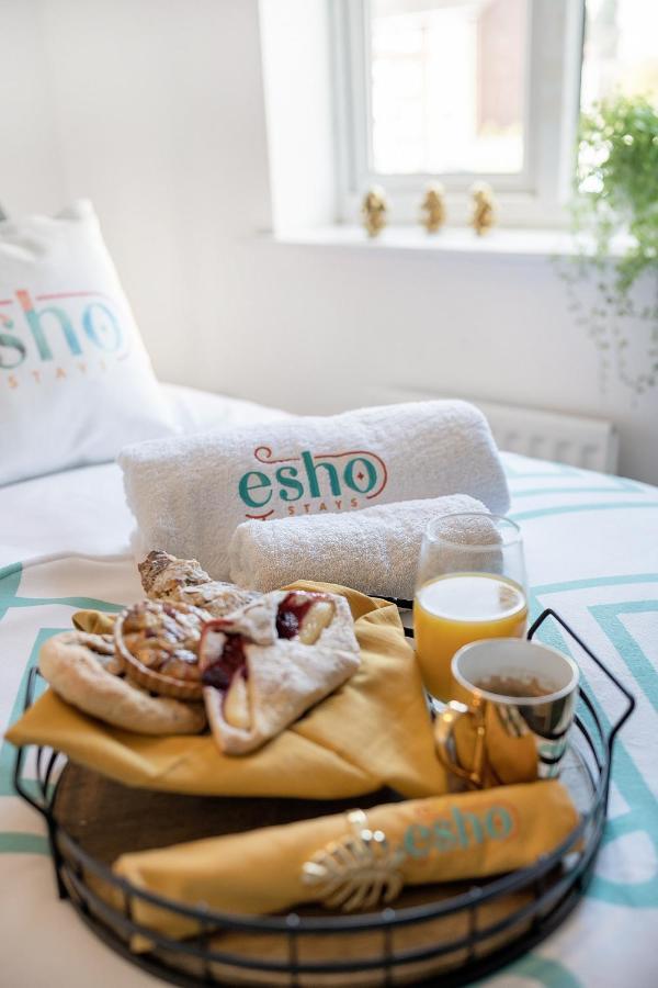 Stylish 3 Bed House, Large Garden, Parking, Wifi - Esho Stays コヴェントリー エクステリア 写真